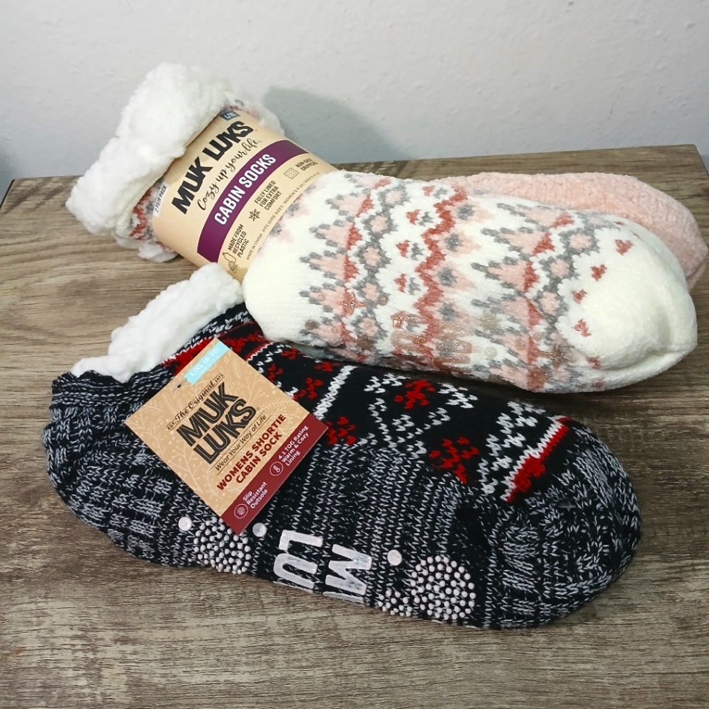 Muk Luks women's fuzzy chenille cabin socks 3 pairs size L/XL.